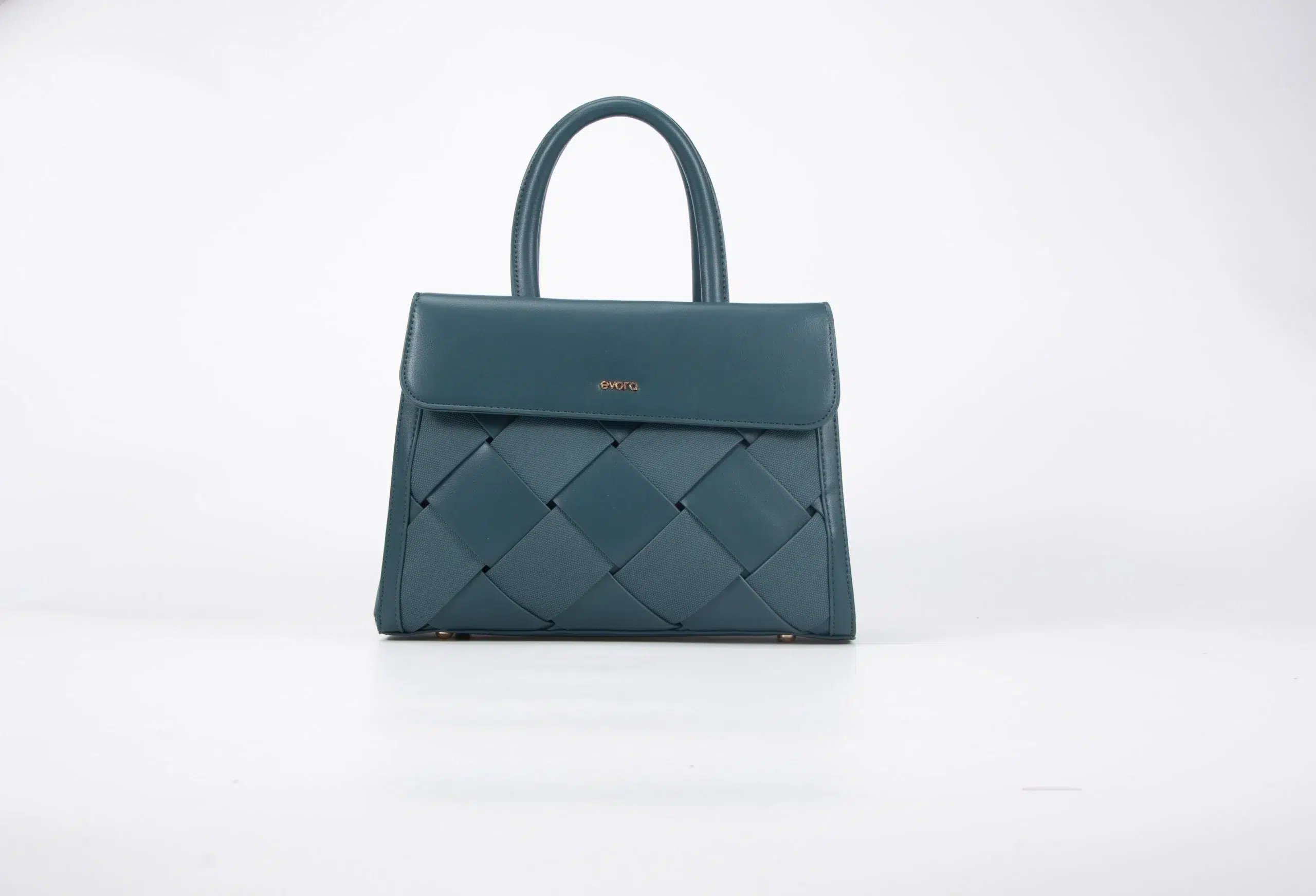 Set consisting of a medium-sized handbag with an elegant - Green